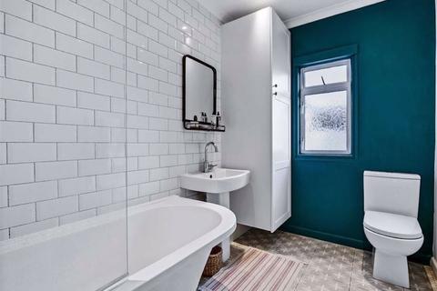6 Westbury Road, London, SE20 7QL