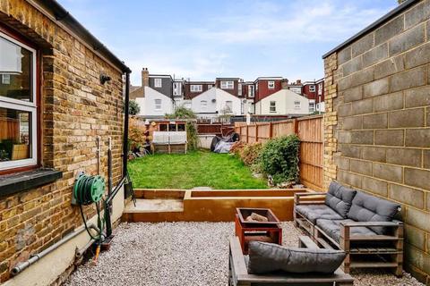 32 Clevedon Road, London, SE20 7QQ