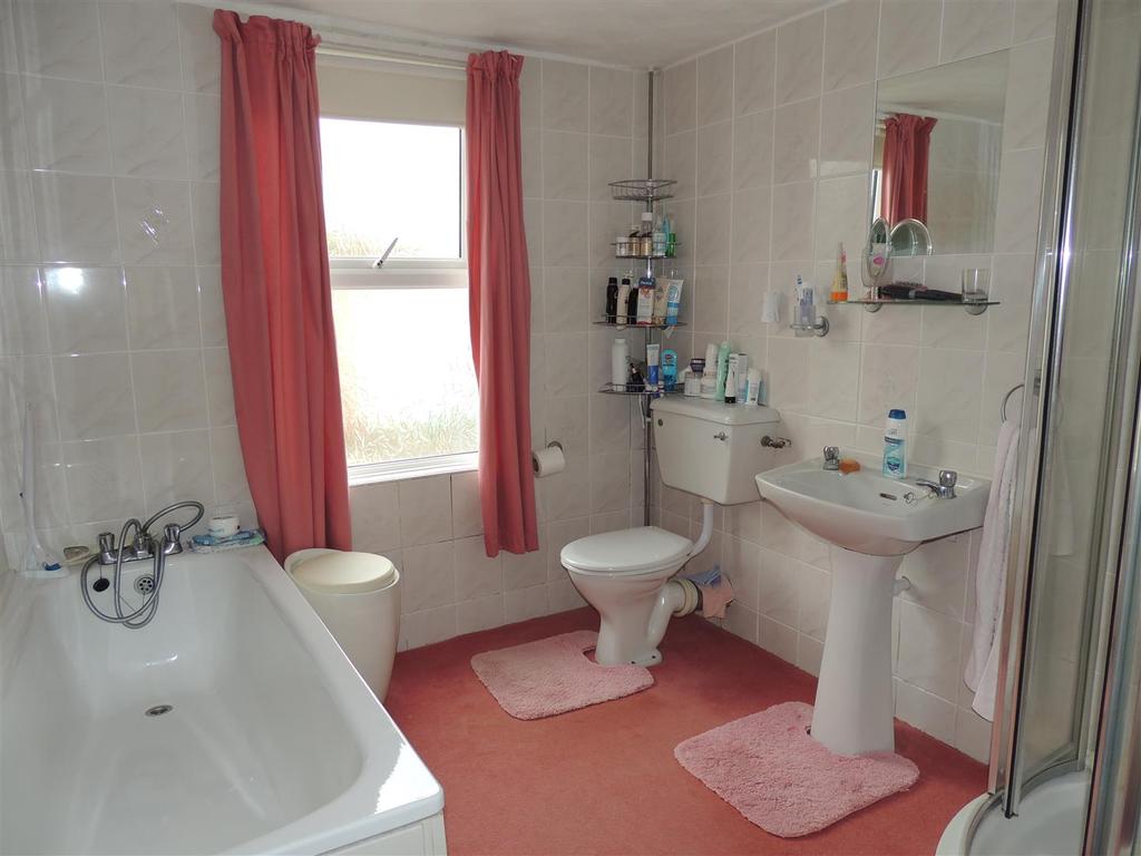 Family Bathroom: