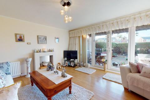 15 Farncombe Way, Whitfield, Dover, CT16 3NT