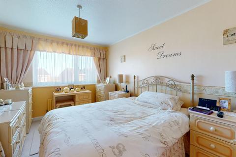 15 Farncombe Way, Whitfield, Dover, CT16 3NT