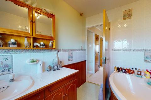 15 Farncombe Way, Whitfield, Dover, CT16 3NT