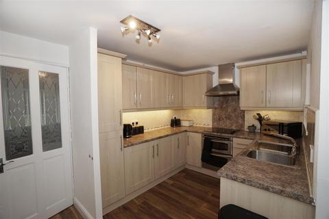 2 Greenwalk, Blackrod, Bolton, BL6 5TL