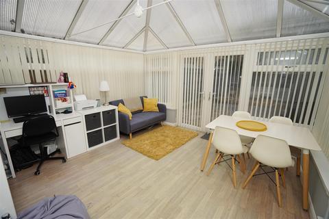 2 Greenwalk, Blackrod, Bolton, BL6 5TL