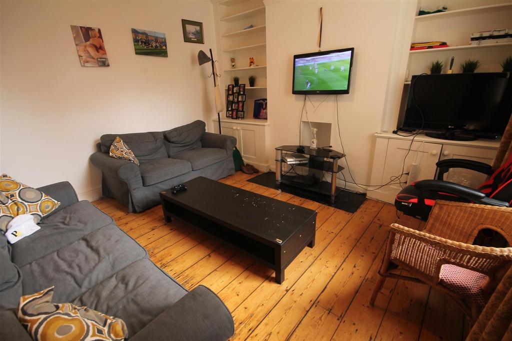 Larkspur Terrace Jesmond 4 bed terraced house £2,173 pcm (£501 pw)