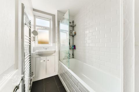 20 Bakers Hill, London, E5 9HL
