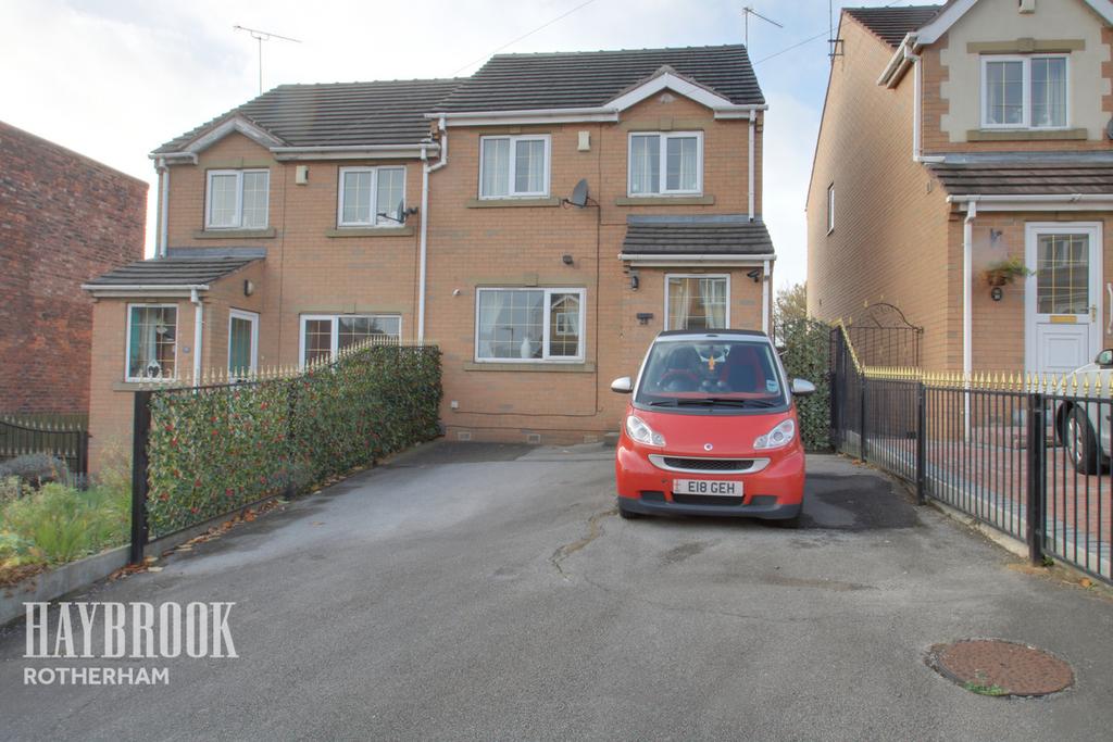 Ashwood Road, Parkgate 3 bed semidetached house £120,000