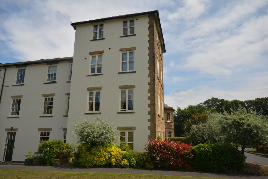 Brearley Hall, Woodmere Drive, Old Whittington, Chesterfield, S41 9TA 4 bed townhouse for sale