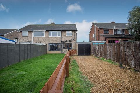 42 Ashridge Walk, Yaxley, Peterborough, PE7 3EU