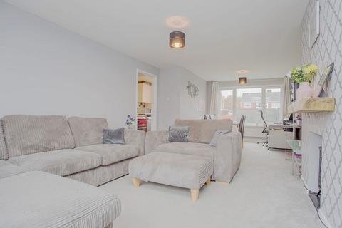 42 Ashridge Walk, Yaxley, Peterborough, PE7 3EU