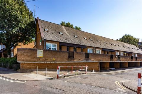 5 Lockhart Close, London, N7 8ST