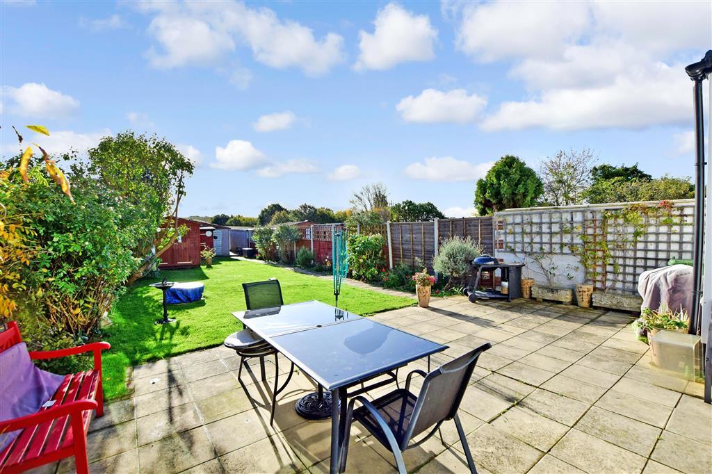 Leyton Cross Road, Dartford, Kent 4 bed semidetached house £550,000