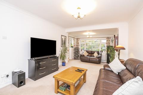 69 Dukes Avenue, Theydon Bois, Epping, CM16 7HQ