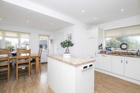 69 Dukes Avenue, Theydon Bois, Epping, CM16 7HQ