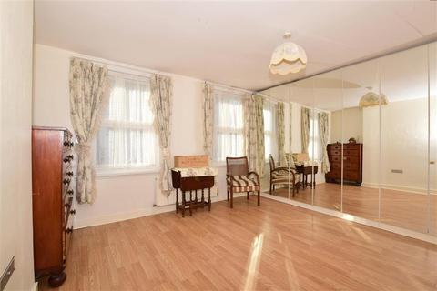 29 East Cliff, Folkestone, CT19 6BU