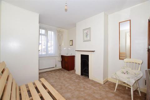 29 East Cliff, Folkestone, CT19 6BU