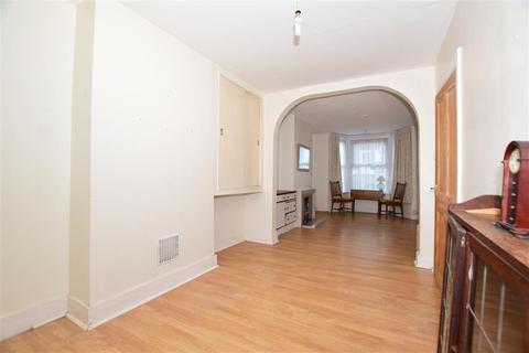 29 East Cliff, Folkestone, CT19 6BU