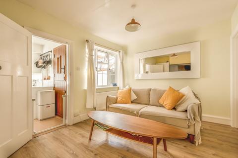 6 Loop Road, Woking, GU22 9BQ