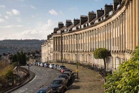 2 bedroom apartment to rent, Camden Crescent