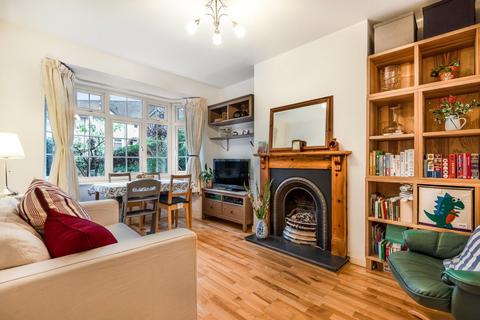 12 Tilehurst Road, London, SW18 3ET