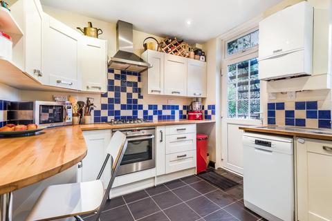 12 Tilehurst Road, London, SW18 3ET