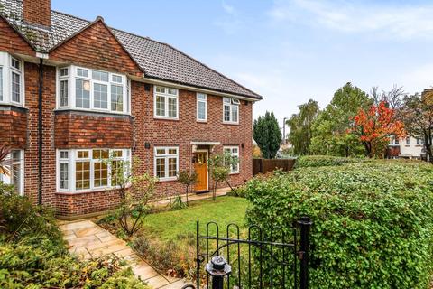12 Tilehurst Road, London, SW18 3ET