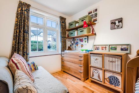 12 Tilehurst Road, London, SW18 3ET