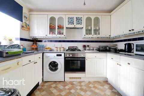 19 Barrass Close, Enfield, EN3 6WP