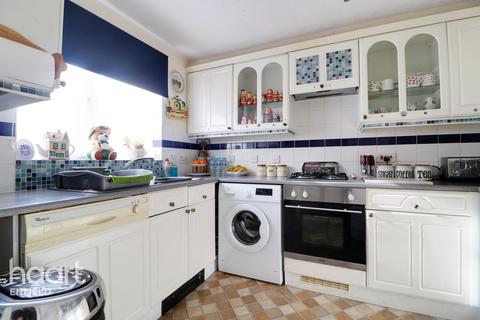 19 Barrass Close, Enfield, EN3 6WP