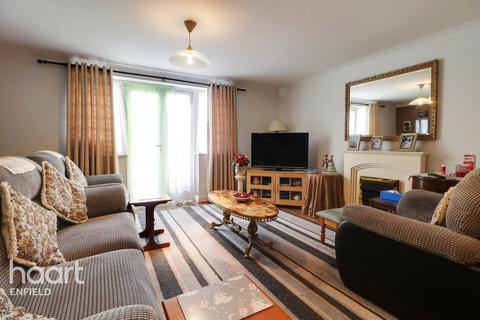 19 Barrass Close, Enfield, EN3 6WP