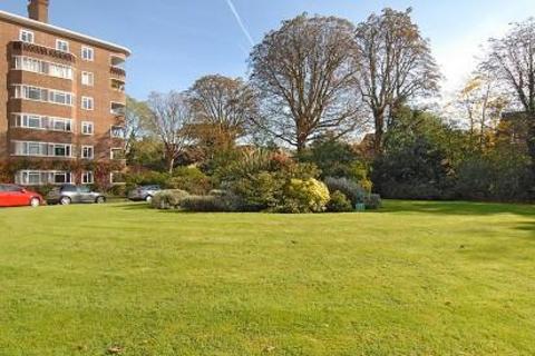 2 bedroom apartment to rent, Queens Court,  Richmond Hill,  TW10