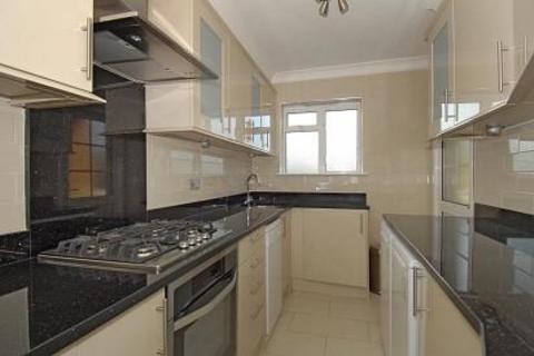 2 bedroom apartment to rent, Queens Court,  Richmond Hill,  TW10