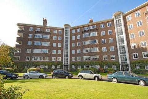 2 bedroom apartment to rent, Queens Court,  Richmond Hill,  TW10