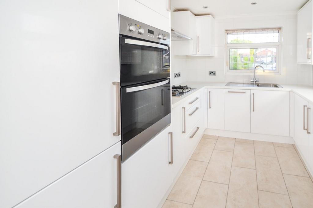 Wyke Way, Shifnal 2 bed bungalow £850 pcm (£196 pw)