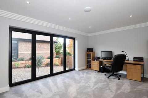 30 Fulmer Drive, Gerrards Cross, SL9 7HL