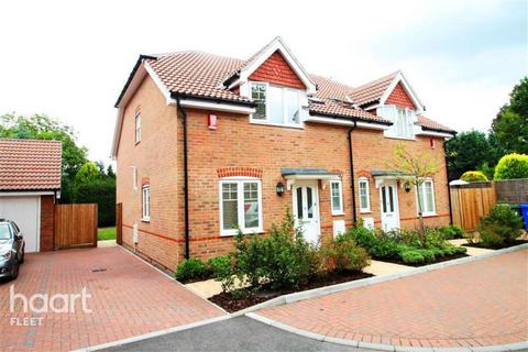 3 bedroom semi-detached house to rent, St Johns Road, Hampshire