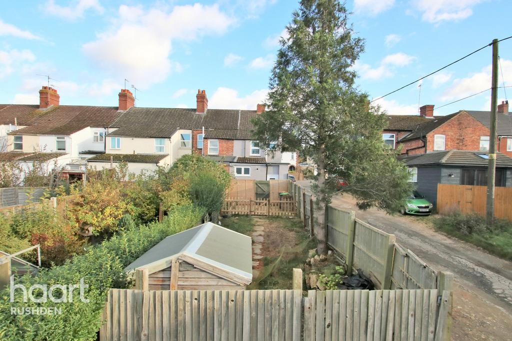 Rushden Road, Wymington 3 bed end of terrace house £150,000