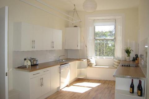 2 bedroom flat to rent, Montgomery Street, Hillside, Edinburgh, EH7