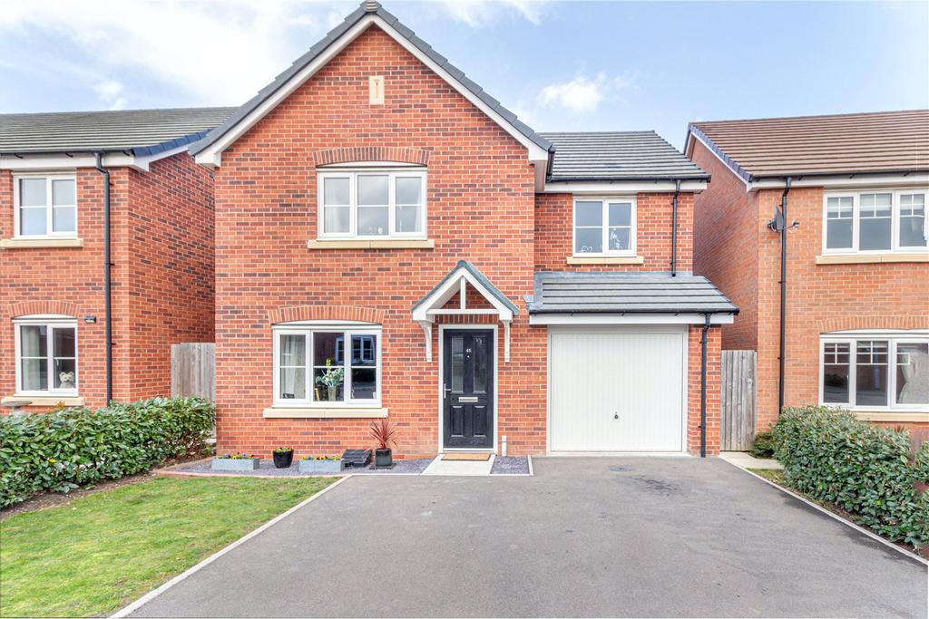 Pardoe Drive, Pershore, WR10 4 bed detached house £320,000