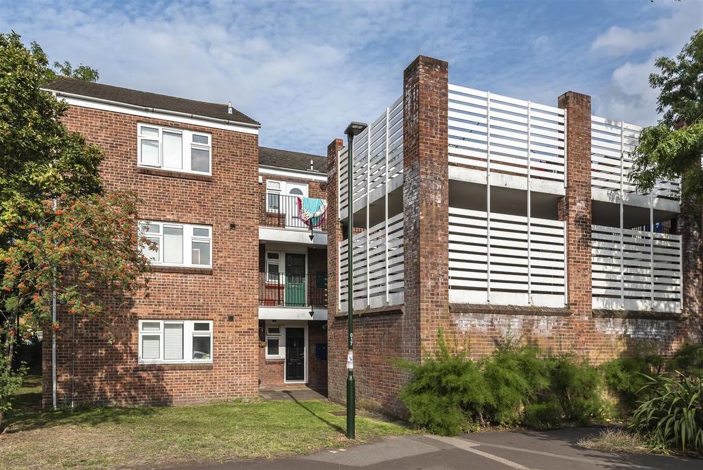 20 Lambert Avenue, Richmond, South London, TW9 4QR 1 bed flat £245,000