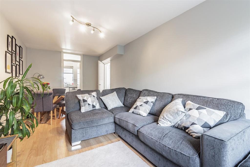 20 Lambert Avenue, Richmond, South London, TW9 4QR 1 bed flat £245,000