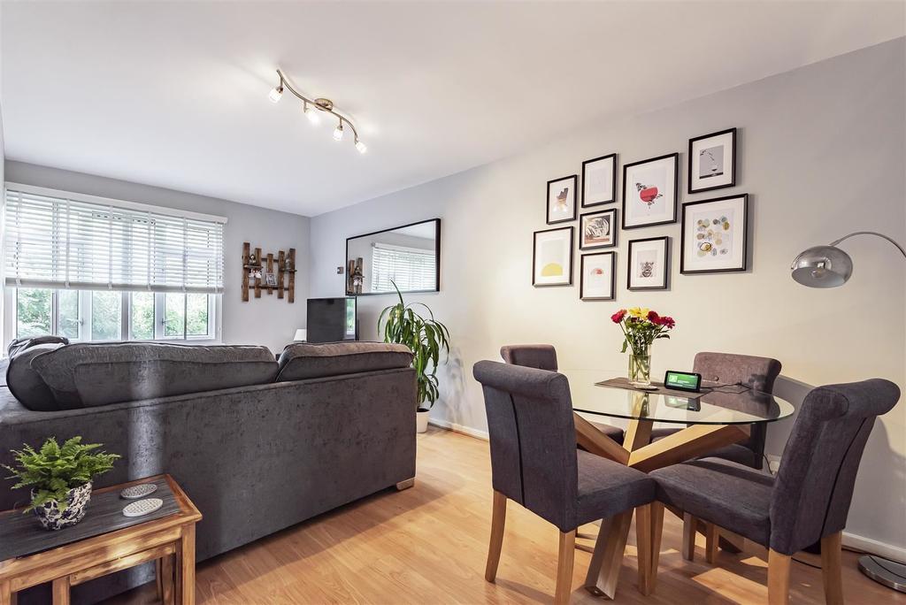 20 Lambert Avenue, Richmond, South London, TW9 4QR 1 bed flat £245,000