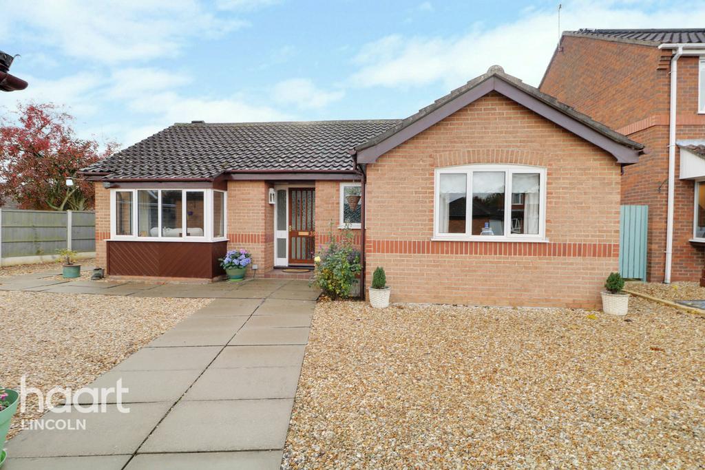 St Edwards Drive, Sudbrooke 3 bed detached bungalow £255,000