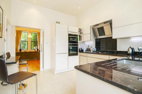 4 The Oaks, Feltham, TW13 5EF