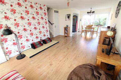 8 Newfield Way, Marlow, SL7 1PW