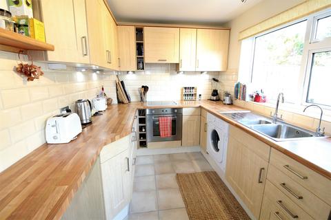 8 Newfield Way, Marlow, SL7 1PW