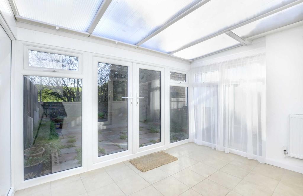 Graham Crescent, Portslade, East... 2 bed bungalow £290,000