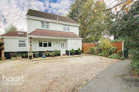 19 Sutton Mead, Chelmsford, CM2 6QB