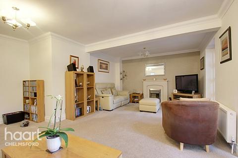 19 Sutton Mead, Chelmsford, CM2 6QB