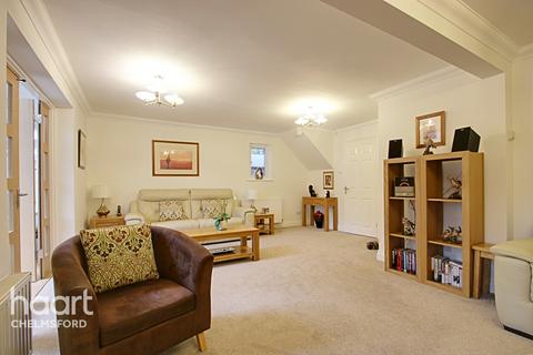 19 Sutton Mead, Chelmsford, CM2 6QB